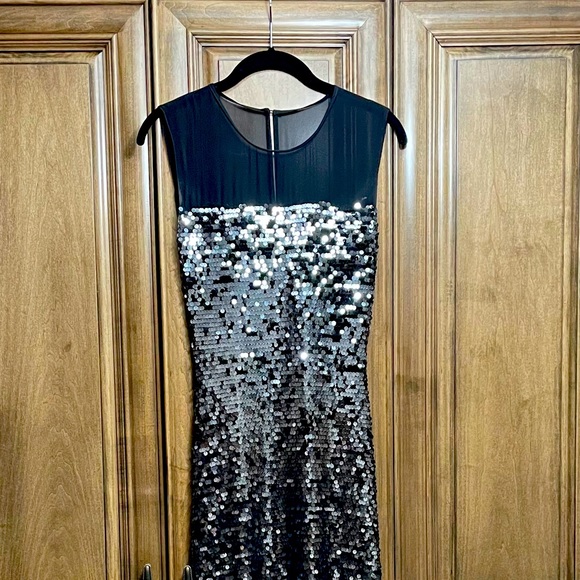 BCBG MAX AZRIA Stunning smokey sequinned gown. - Picture 5 of 5